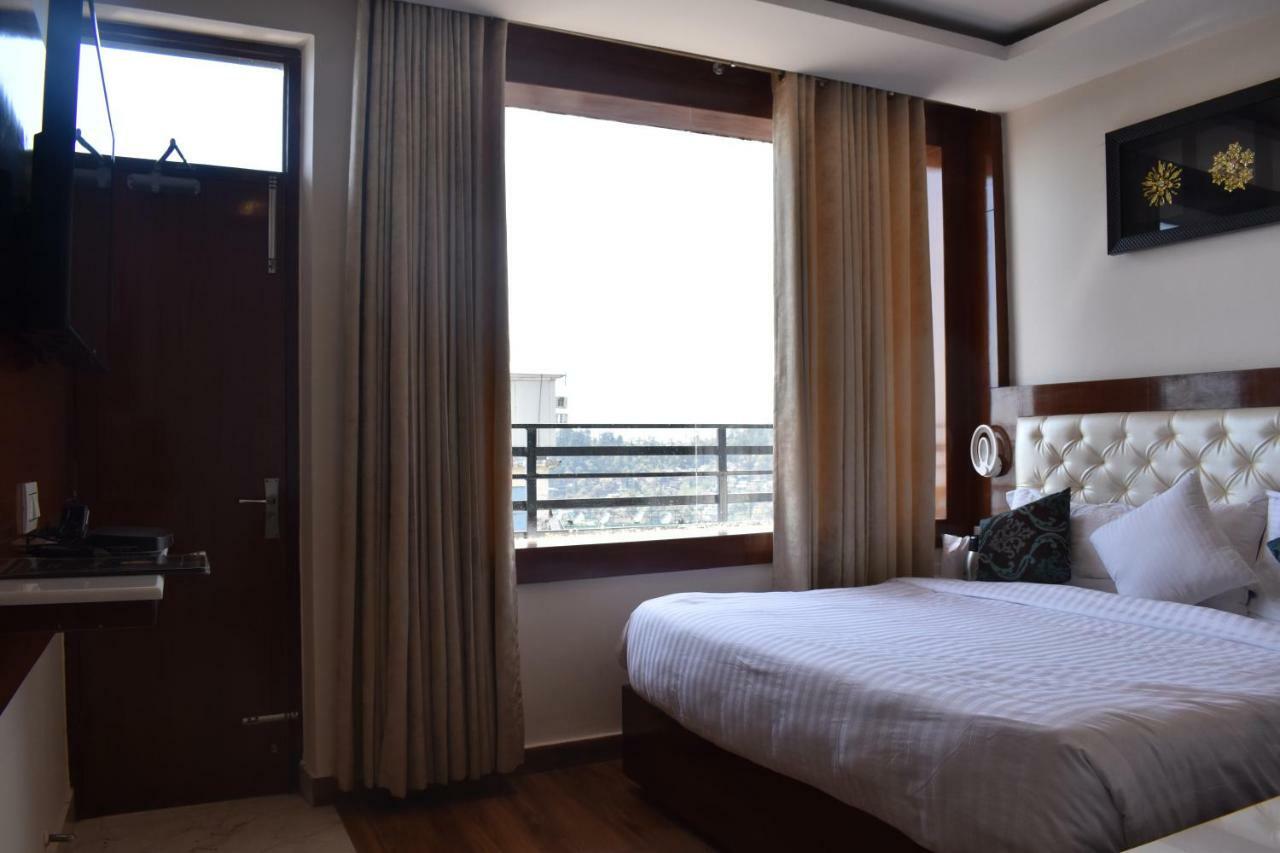 Hotel Black Magic ダラムシャーラー エクステリア 写真
